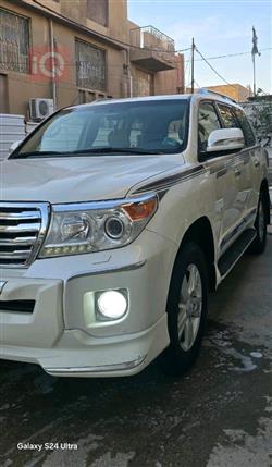 تۆیۆتا لاند کروزەر